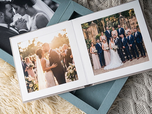 Matted Album aperto con pagine in passepartout